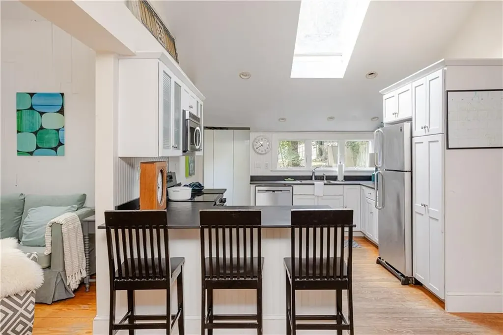 40 Indian Terrace Middletown RI 02842