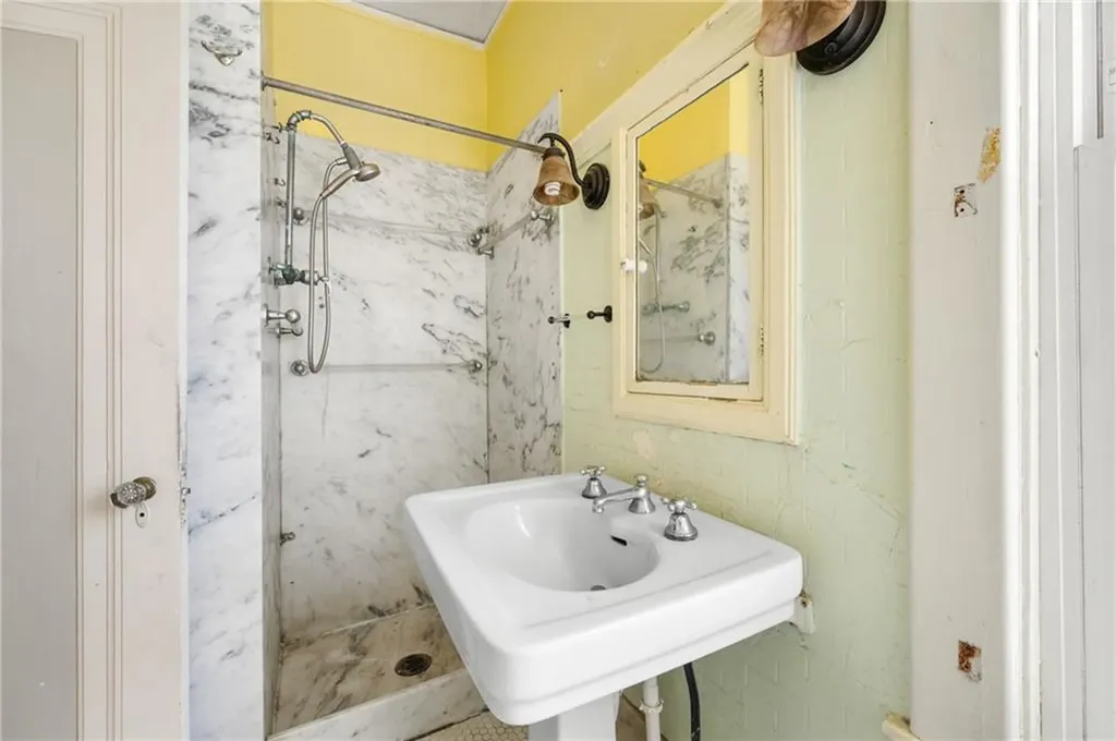 38 Oakley Road Woonsocket RI 02895