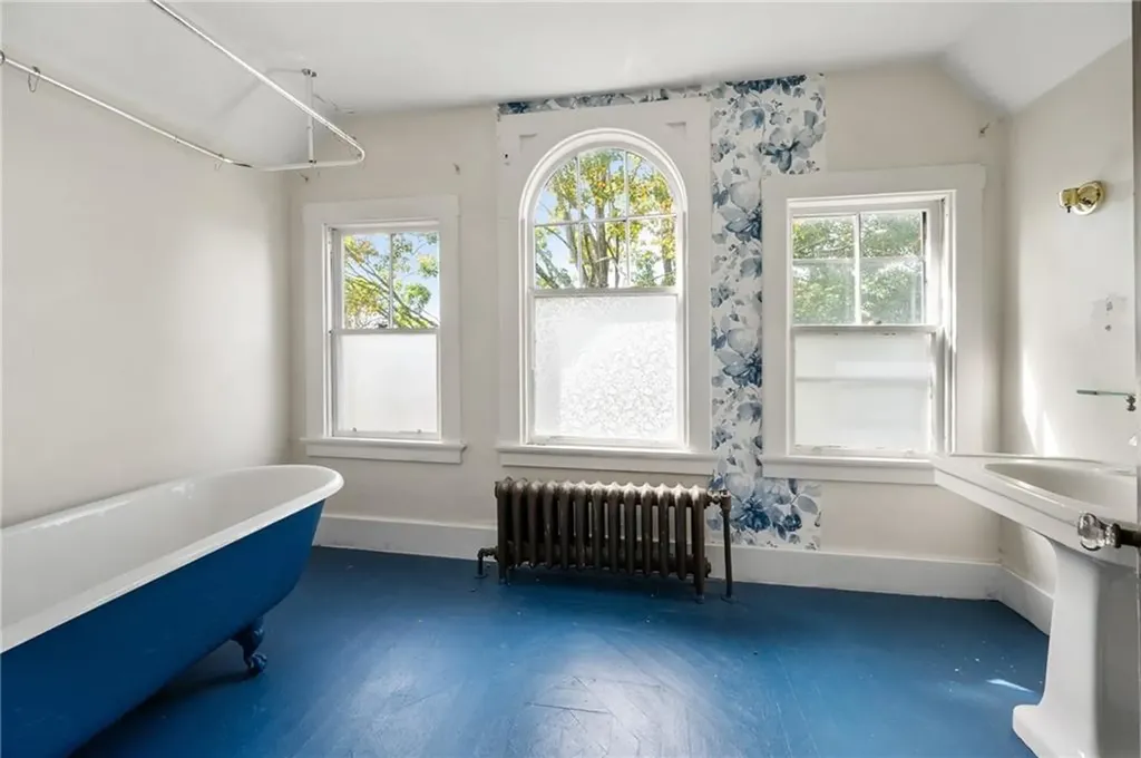 38 Oakley Road Woonsocket RI 02895