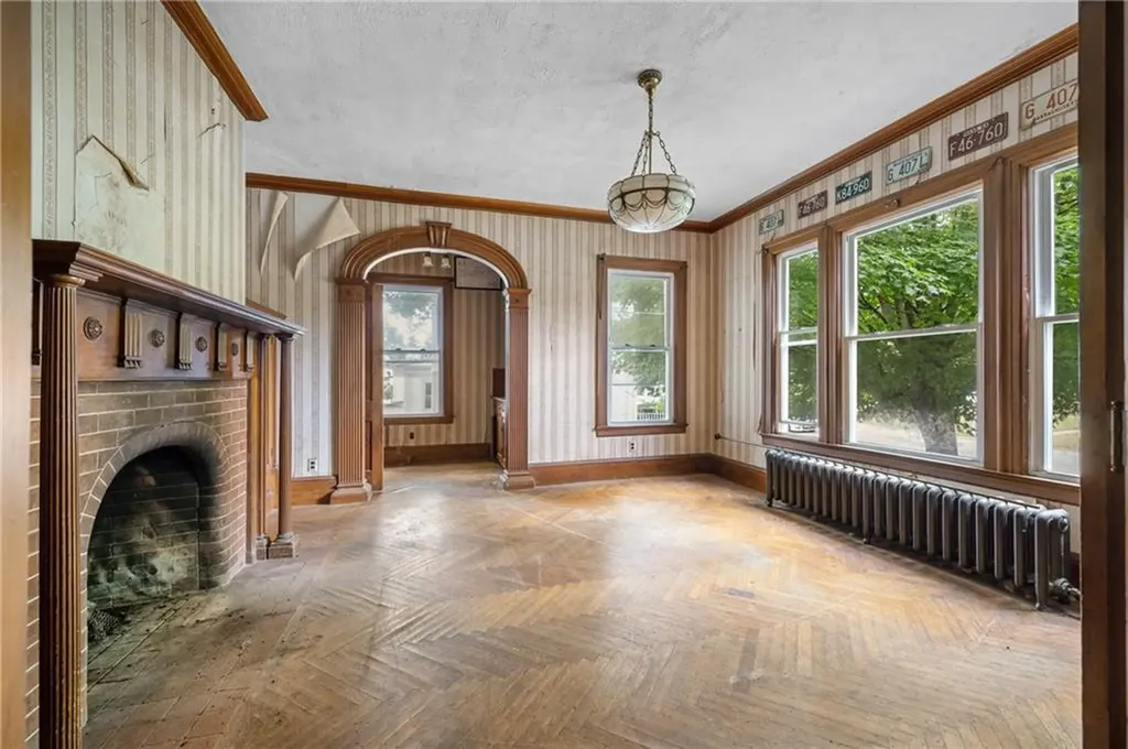 38 Oakley Road Woonsocket RI 02895