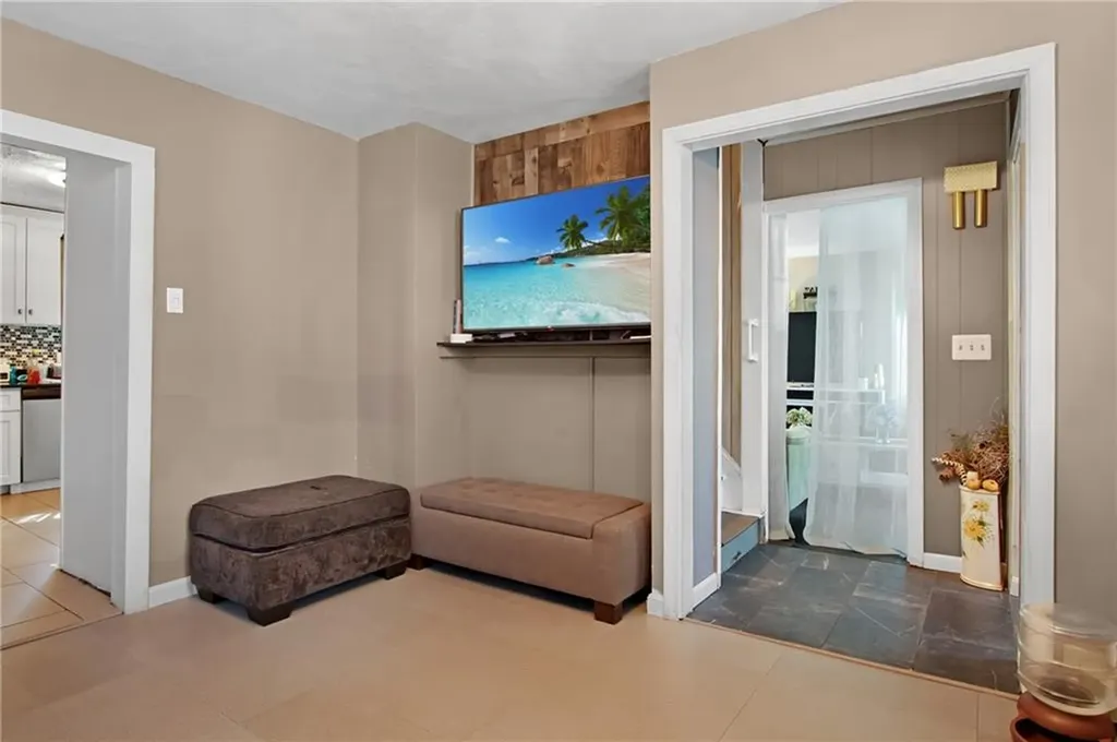 16 Grover Street North Providence RI 02911