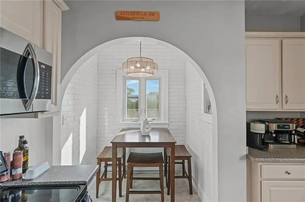 293 Parkside Drive Warwick RI 02888