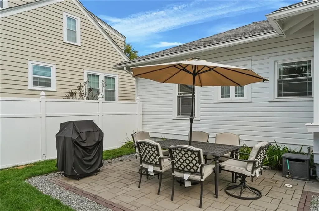 293 Parkside Drive Warwick RI 02888