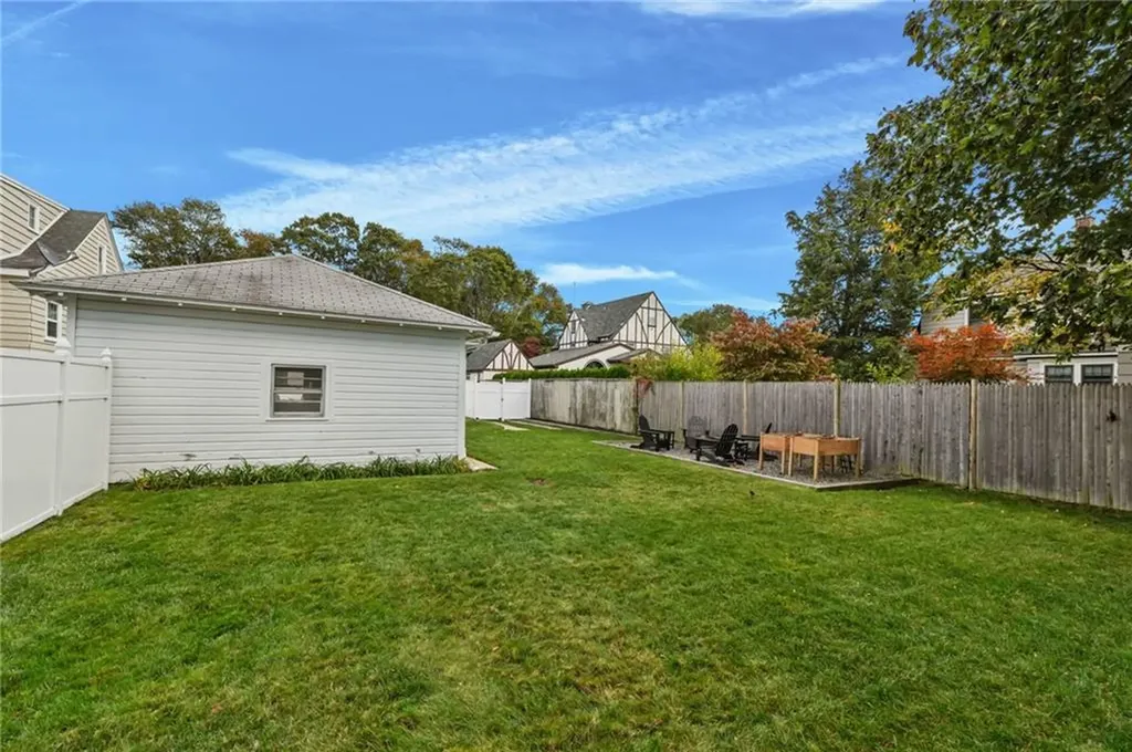 293 Parkside Drive Warwick RI 02888