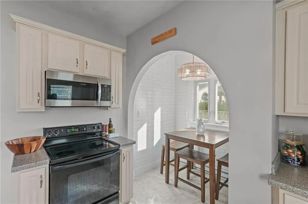 293 Parkside Drive Warwick RI 02888