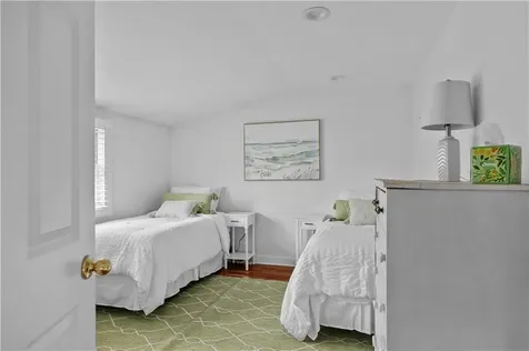 19 Warren Avenue Middletown RI 02842