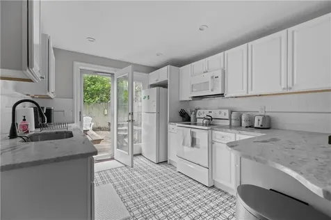 19 Warren Avenue Middletown RI 02842