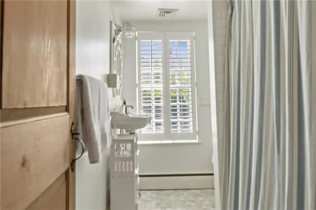 35 Second Street Newport RI 02840