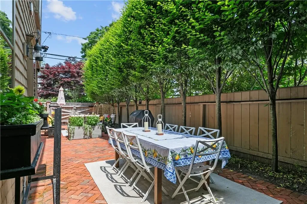 35 Second Street Newport RI 02840