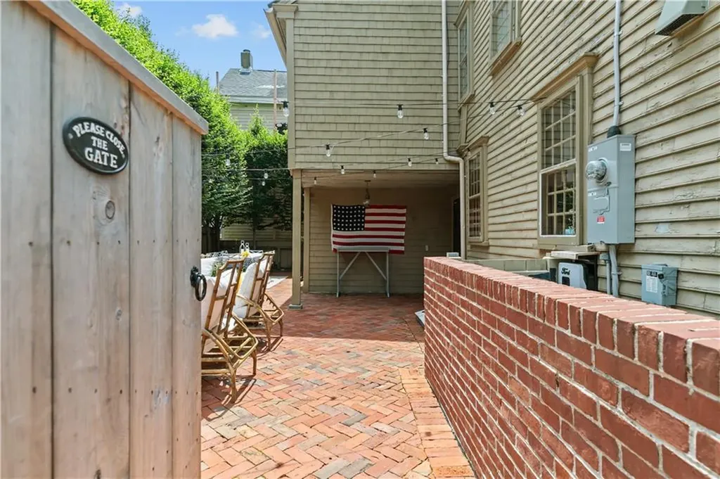 35 Second Street Newport RI 02840