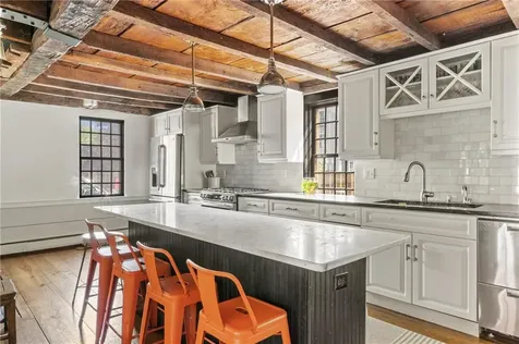 35 Second Street Newport RI 02840