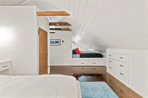 35 Second Street Newport RI 02840