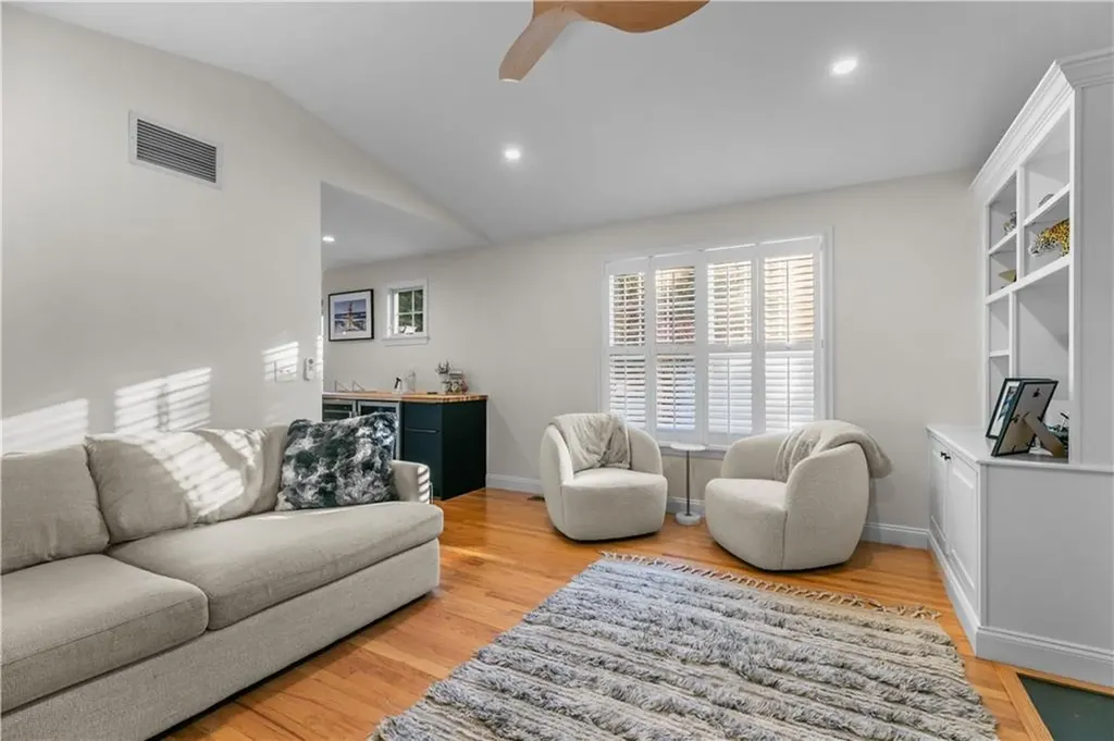 137 Prospect Lane Portsmouth RI 02871