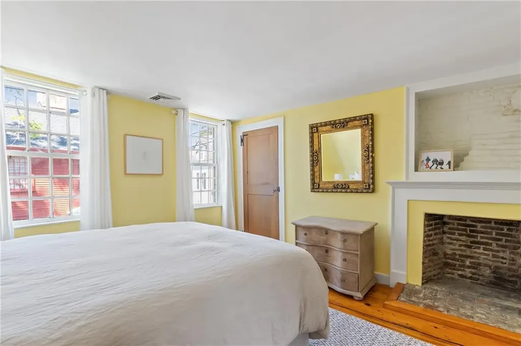 35 Second Street Newport RI 02840
