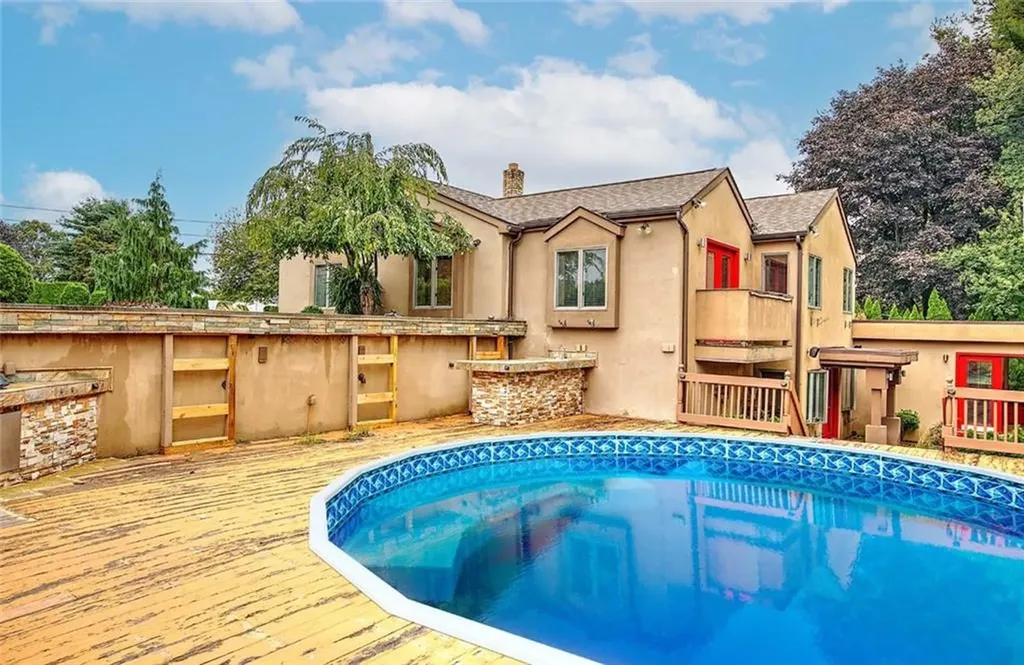 4 Lake Drive North Providence RI 02904