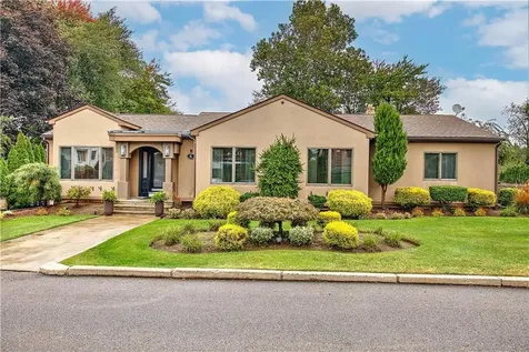 4 Lake Drive North Providence RI 02904