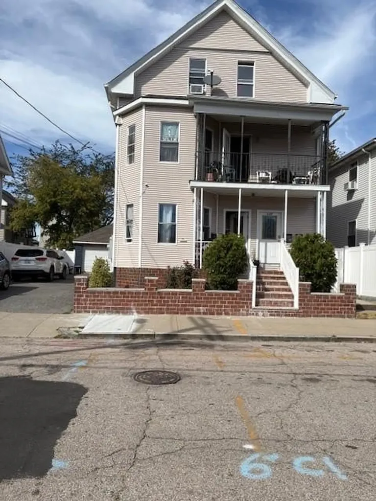 133 135 Burnett Street Providence RI 02907
