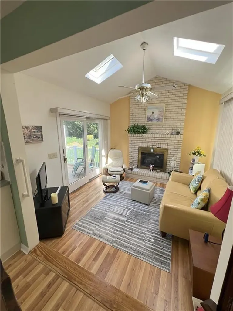 101 Elton Circle Cranston RI 02921