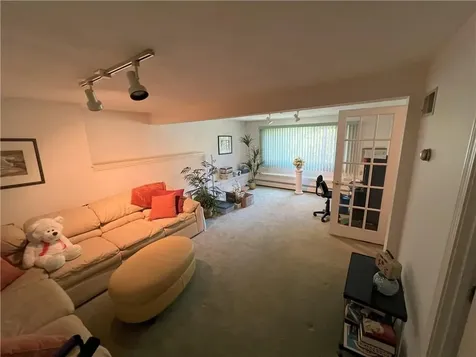 101 Elton Circle Cranston RI 02921