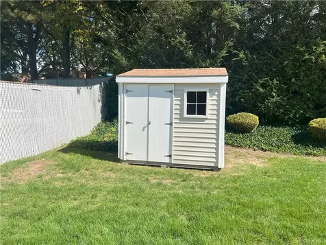 101 Elton Circle Cranston RI 02921