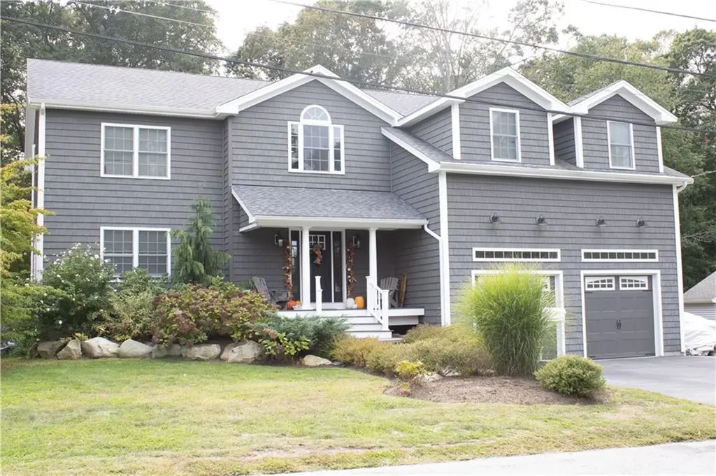 27 Rosedale Avenue Barrington RI 02806
