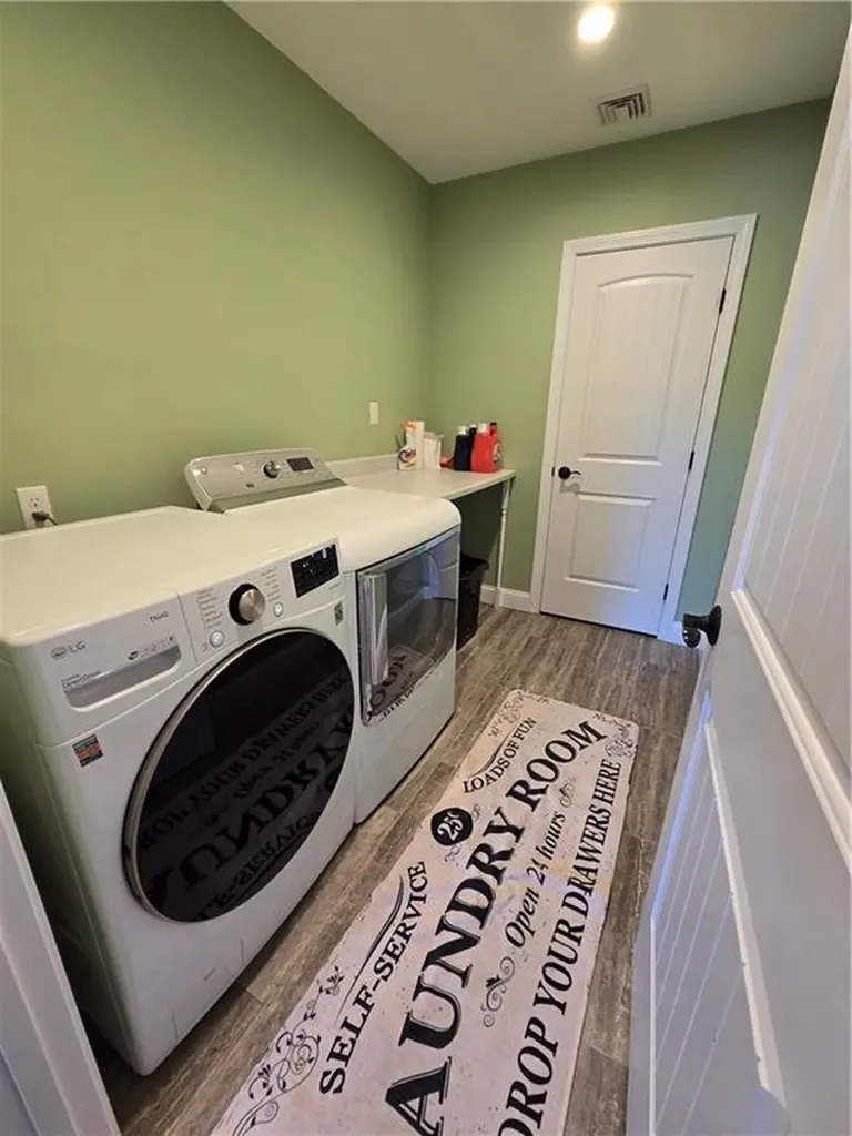 27 Rosedale Avenue Barrington RI 02806