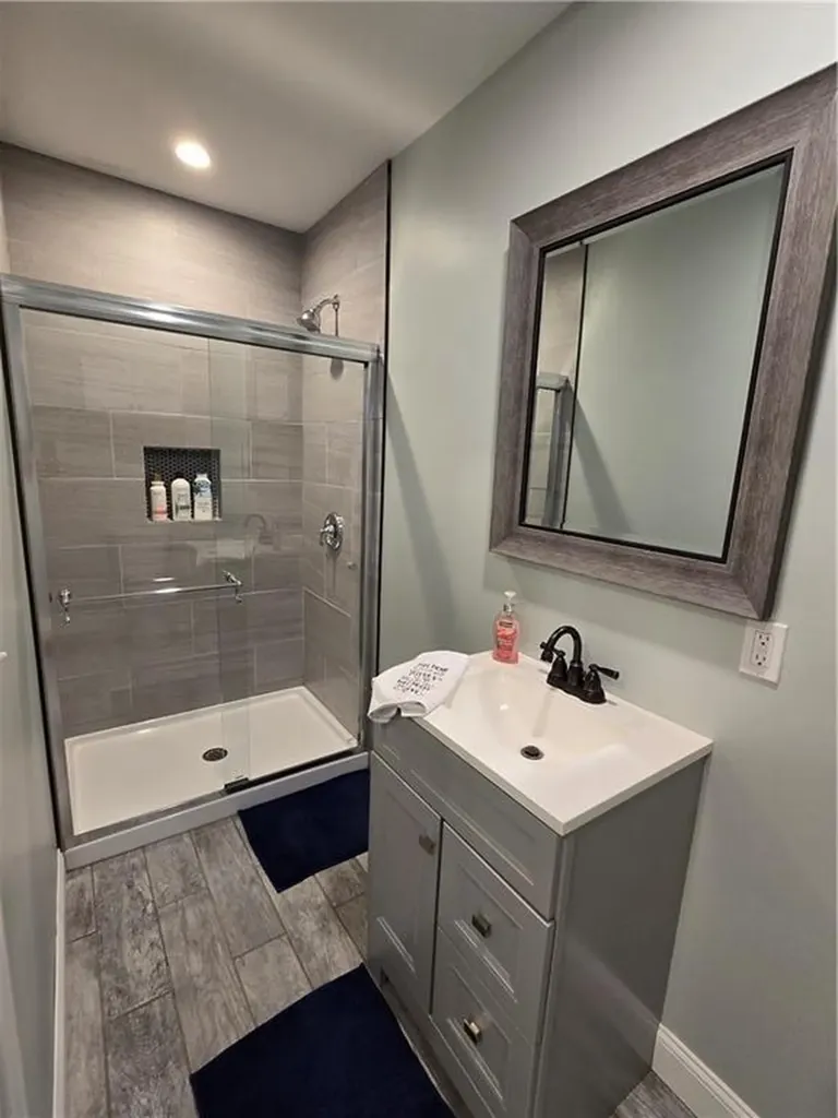 27 Rosedale Avenue Barrington RI 02806