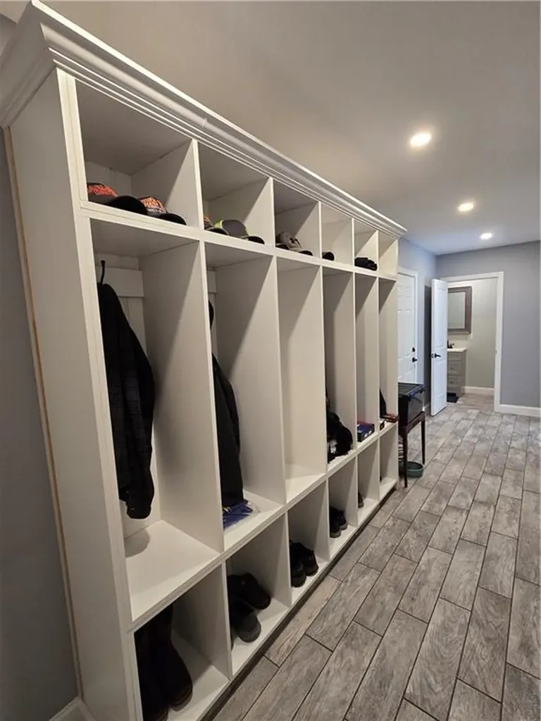 27 Rosedale Avenue Barrington RI 02806
