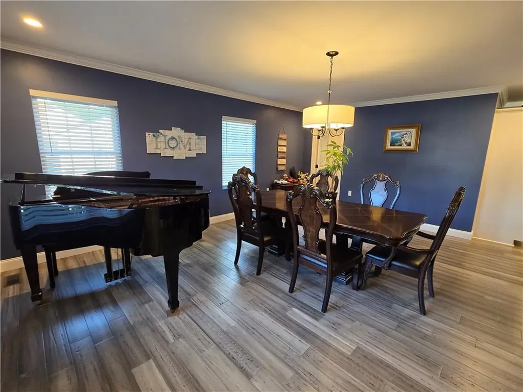 27 Rosedale Avenue Barrington RI 02806