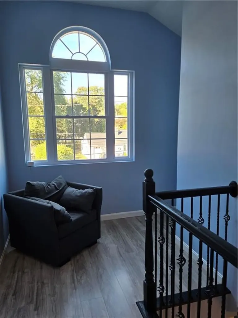 27 Rosedale Avenue Barrington RI 02806