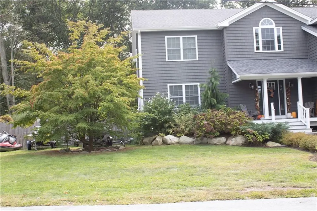 27 Rosedale Avenue Barrington RI 02806