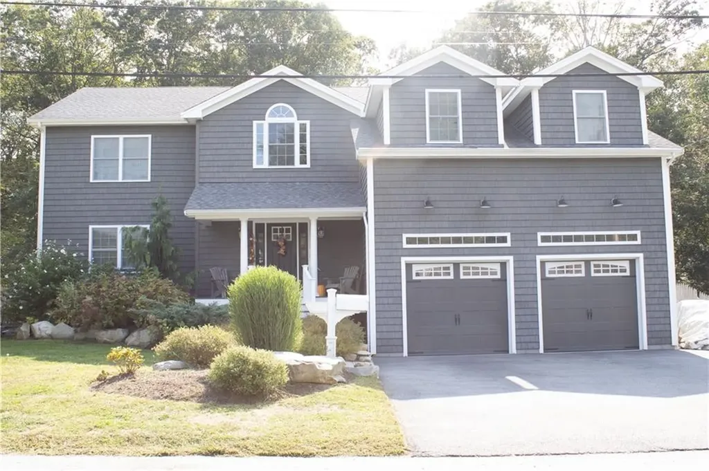 27 Rosedale Avenue Barrington RI 02806