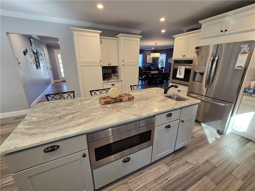 27 Rosedale Avenue Barrington RI 02806