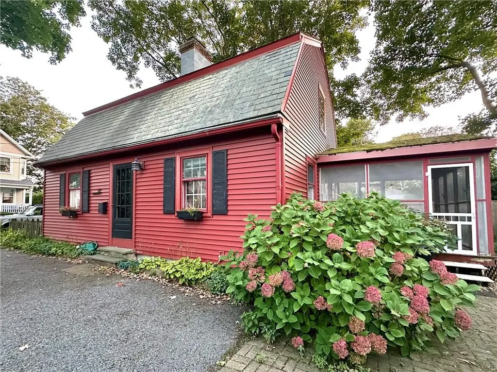 12 Johnson Court Newport RI 02840