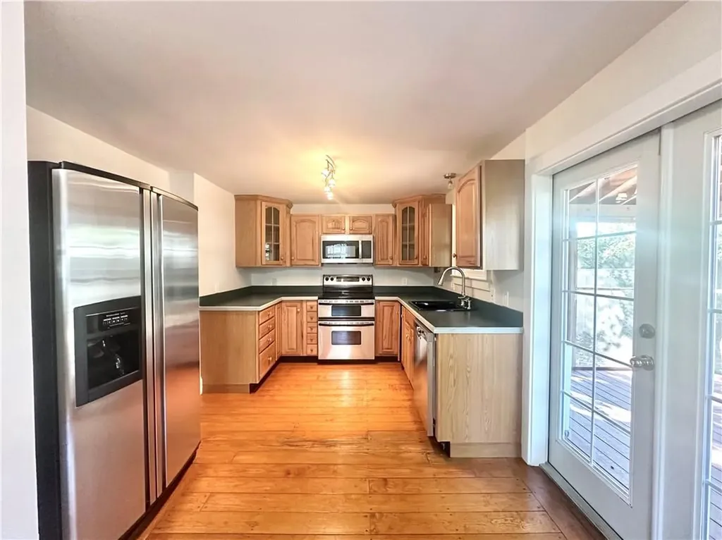 12 Johnson Court Newport RI 02840