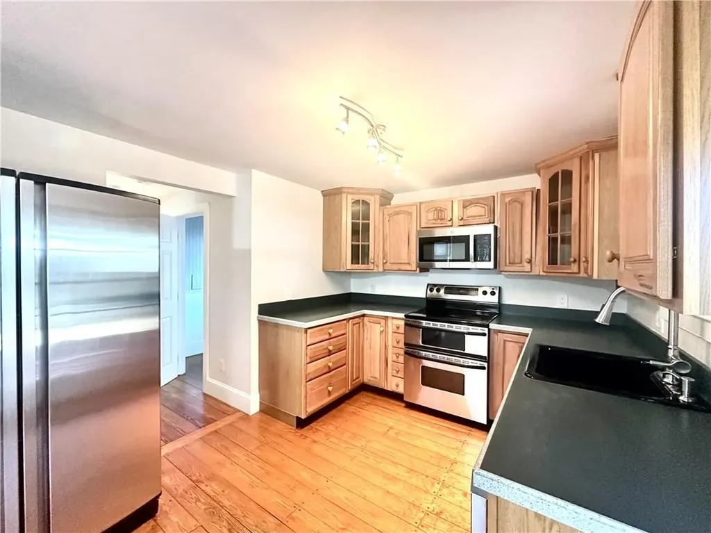 12 Johnson Court Newport RI 02840