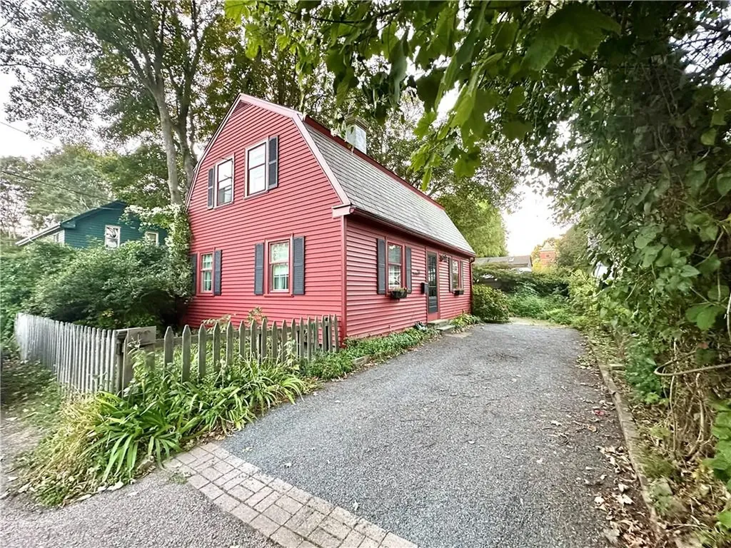 12 Johnson Court Newport RI 02840