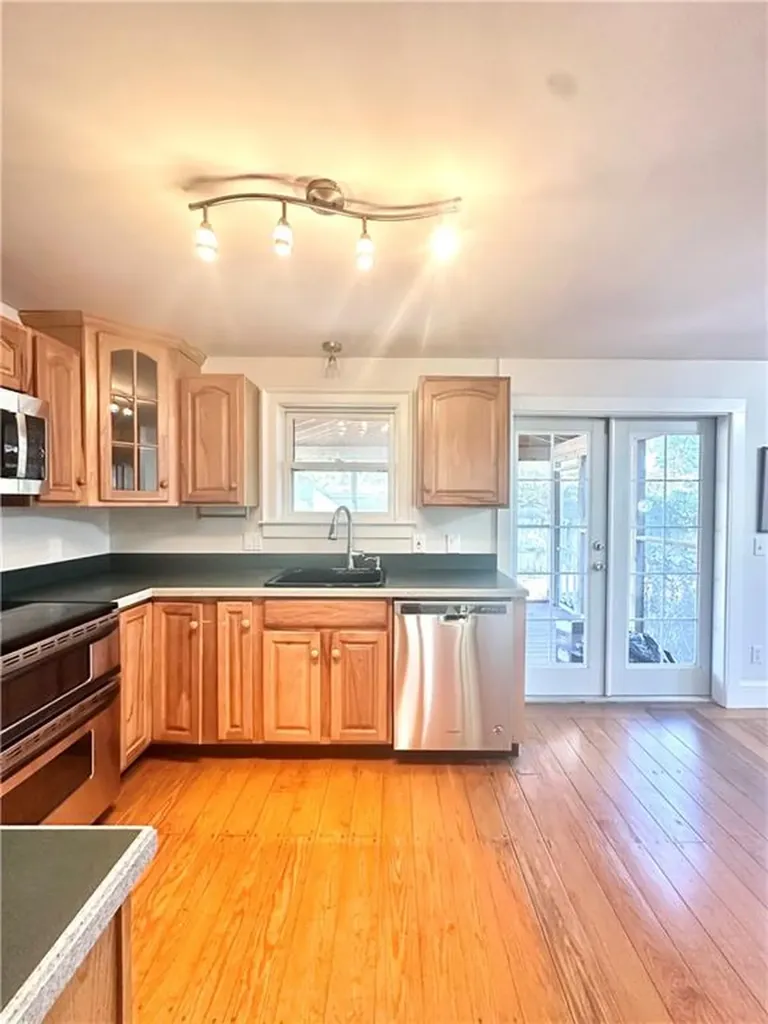 12 Johnson Court Newport RI 02840