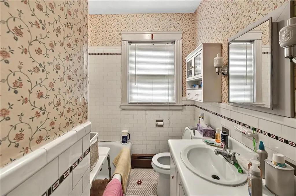 15 17 Melissa Street Providence RI 02909