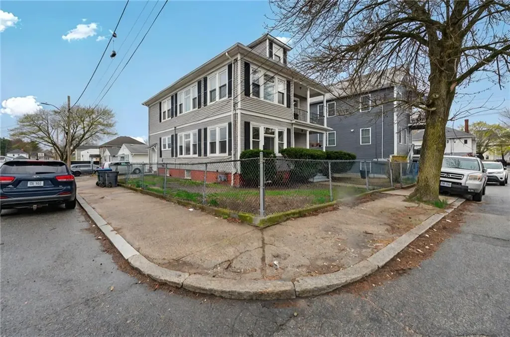 15 17 Melissa Street Providence RI 02909