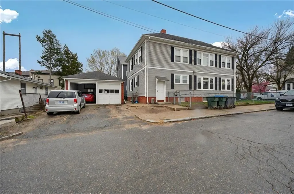 15 17 Melissa Street Providence RI 02909