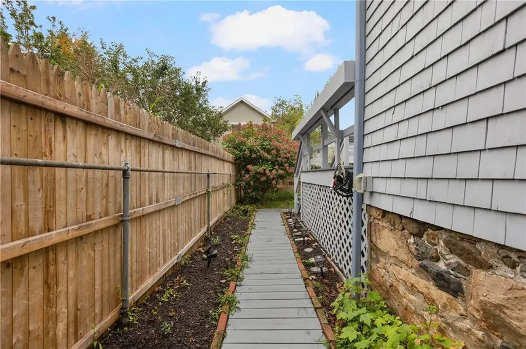 29 Bacheller Street Newport RI 02840
