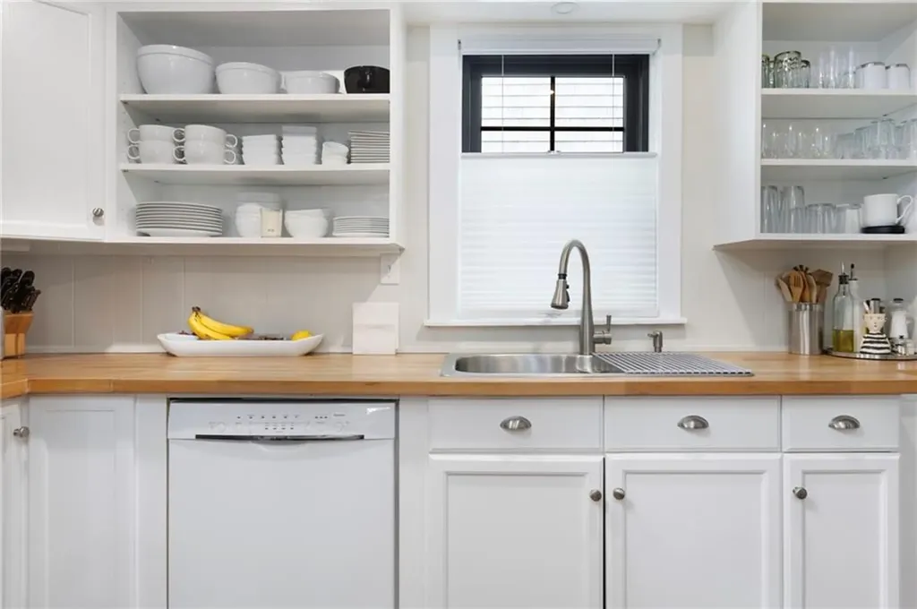29 Bacheller Street Newport RI 02840