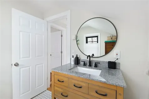 29 Bacheller Street Newport RI 02840