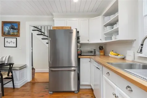 29 Bacheller Street Newport RI 02840