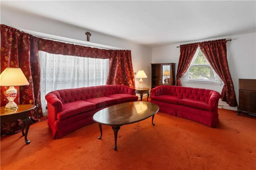 36 Willow Avenue Middletown RI 02842