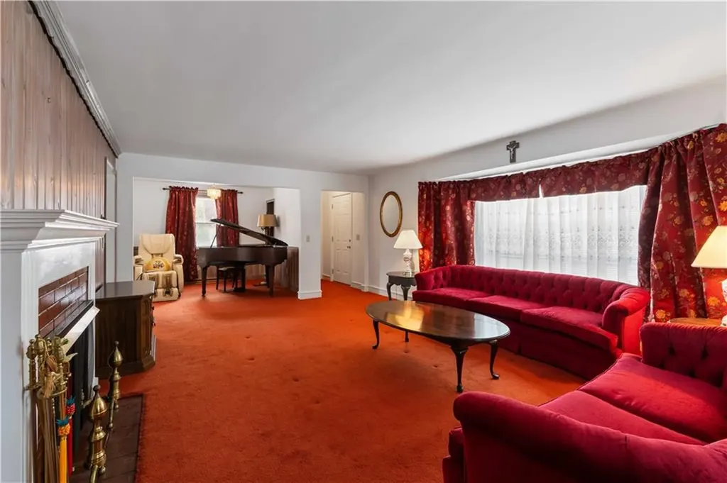 36 Willow Avenue Middletown RI 02842