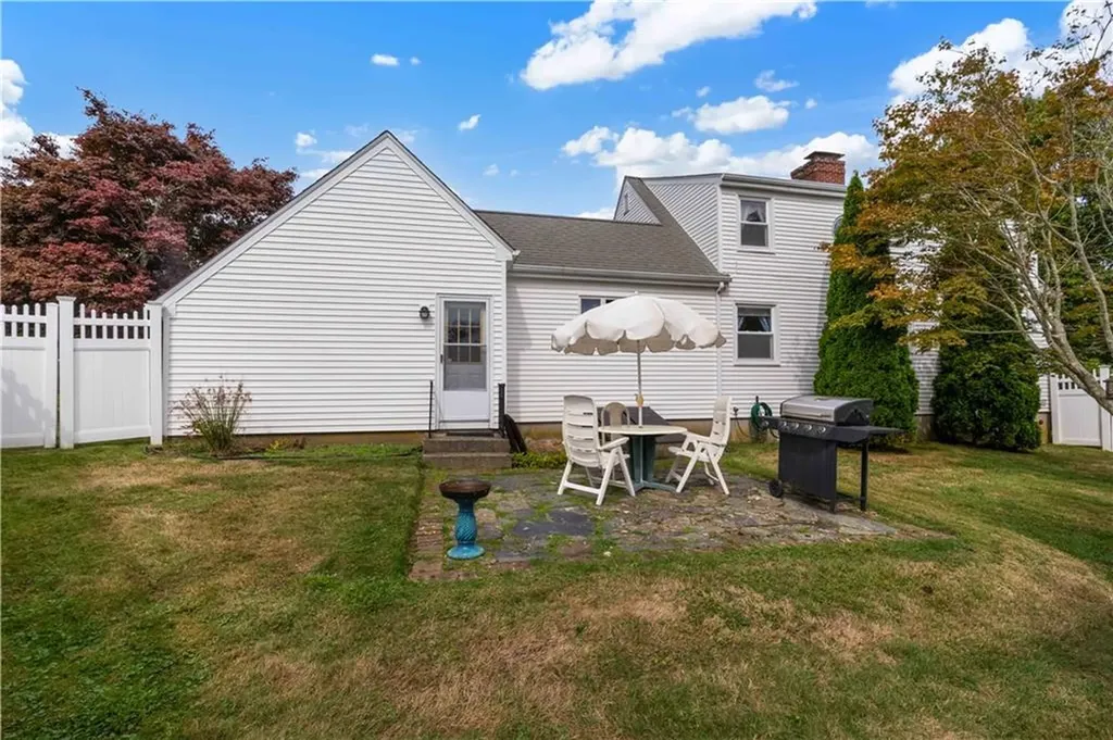 36 Willow Avenue Middletown RI 02842