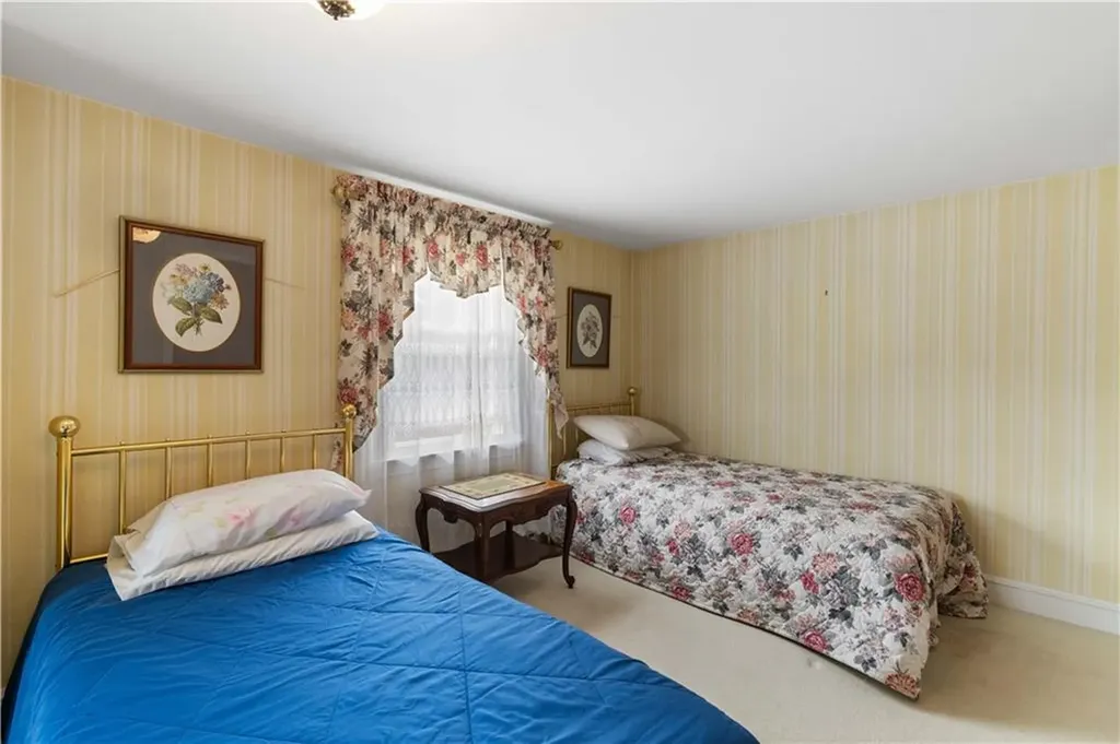 36 Willow Avenue Middletown RI 02842