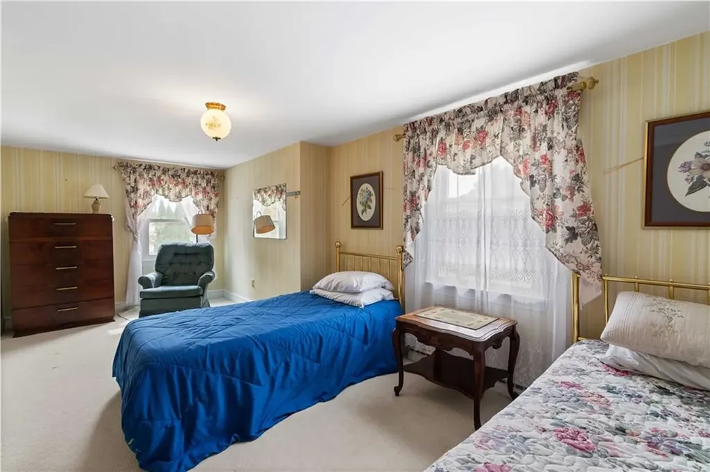 36 Willow Avenue Middletown RI 02842